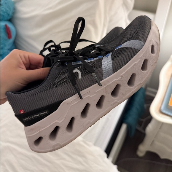 Women’s On Cloud Tennis Shoes - Picture 3 of 6